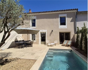 maison de village à la vente -   13630  EYRAGUES, surface 122 m2 vente maison de village - UBI480505499